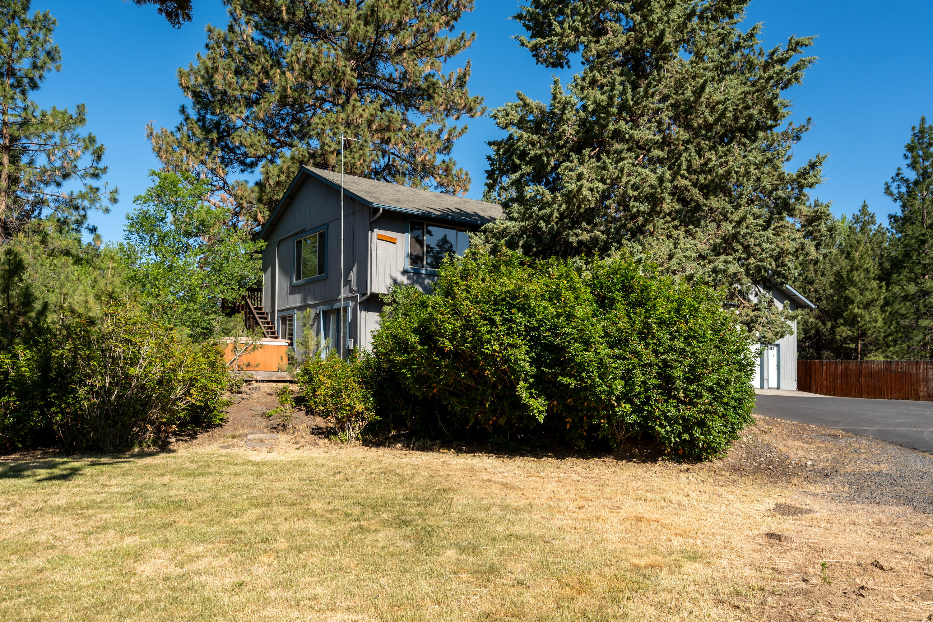 61235 Benham Road Bend, OR 97702 - Photo 33 of 47 TPark_2548_061725-HDR