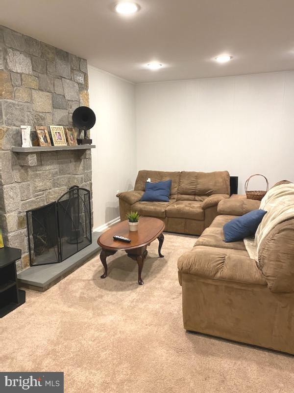 7904 Inverness Ridge Road Potomac, MD 20854 - Photo 4 of 5