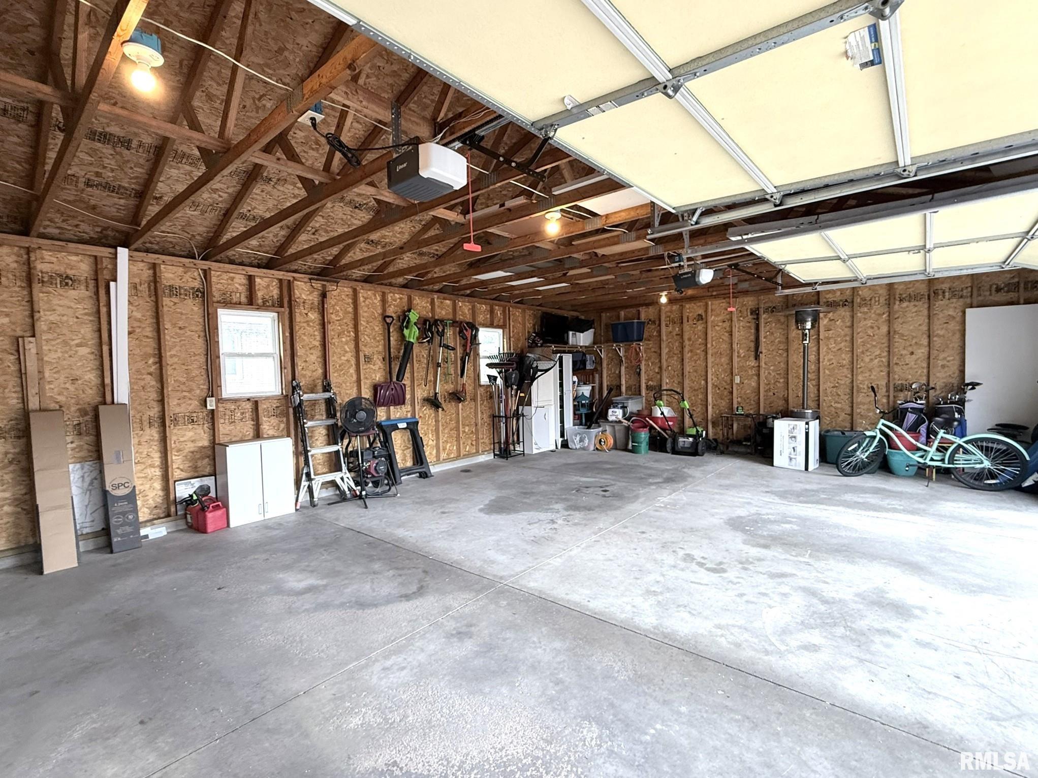 1111 Park View Road Galesburg, IL 61401 - Photo 6 of 36 Gallery Image 6