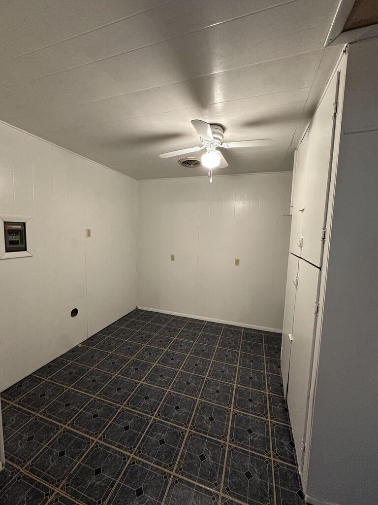 2807 Lexington Street Plainview, TX 79072 - Photo 9 of 16 a view of an empty room