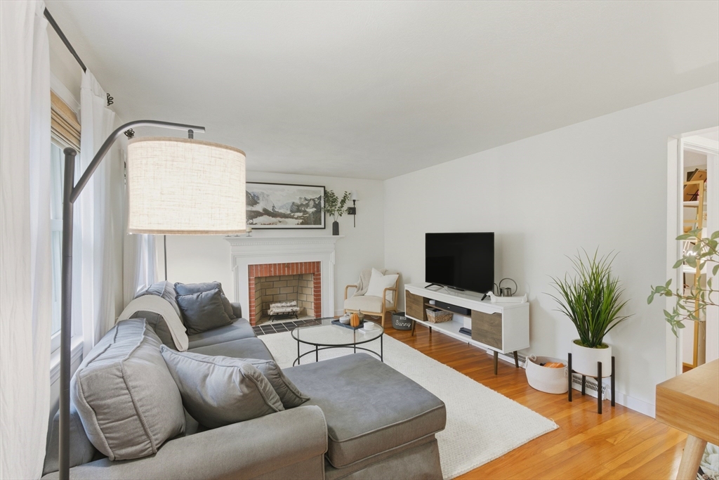 31 Allen Road Tewksbury, MA 01876 - Photo 4 of 35