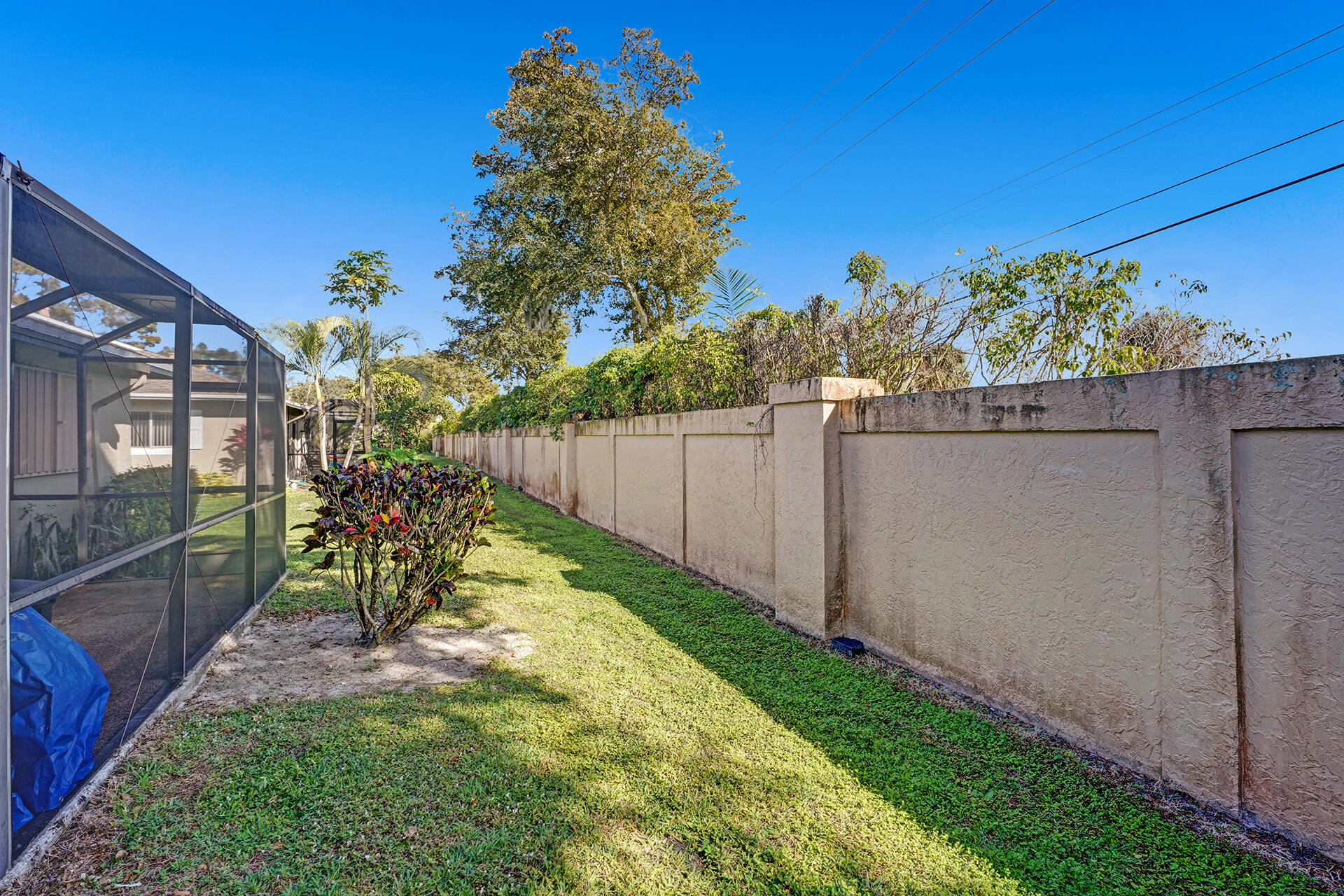 8624 Overset Lane, Unit B Boca Raton, FL 33496 - Photo 29 of 29 a view of a backyard