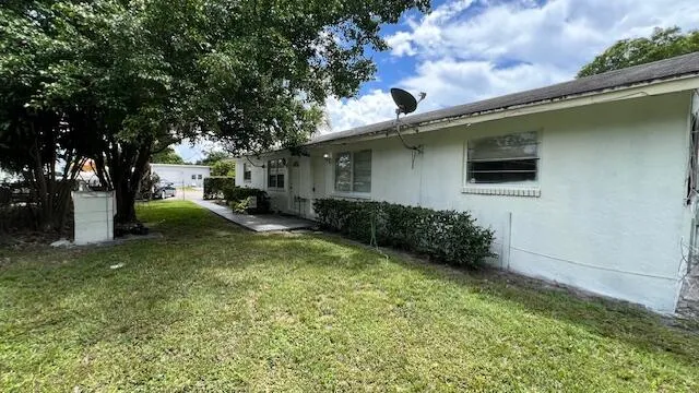 $2,200 | 3425 Grace Avenue, Palm Springs, FL 33461