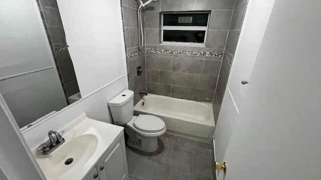 $2,200 | 3425 Grace Avenue, Palm Springs, FL 33461