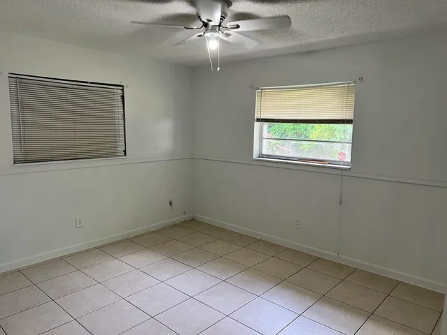 $2,200 | 3425 Grace Avenue, Palm Springs, FL 33461