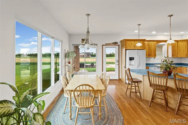 $455,000 | 1050 Buckeye Crossing, Highland, IL 62249