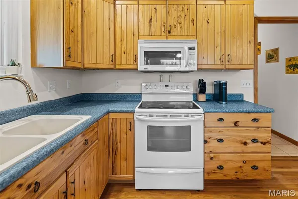 $455,000 | 1050 Buckeye Crossing, Highland, IL 62249