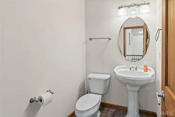 $455,000 | 1050 Buckeye Crossing, Highland, IL 62249