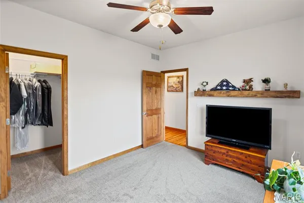 $455,000 | 1050 Buckeye Crossing, Highland, IL 62249