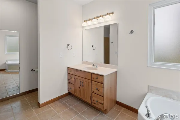 $455,000 | 1050 Buckeye Crossing, Highland, IL 62249