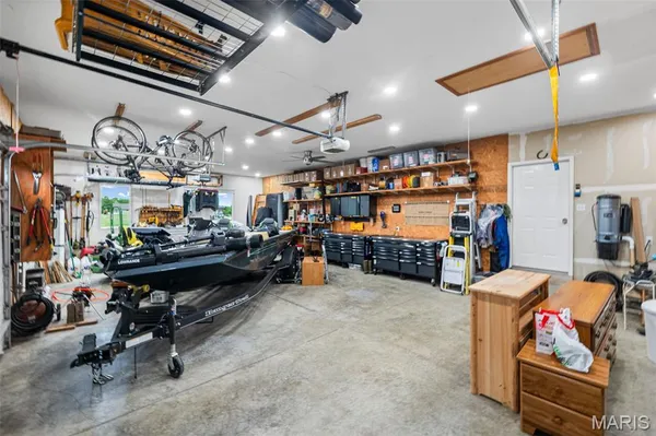 $455,000 | 1050 Buckeye Crossing, Highland, IL 62249