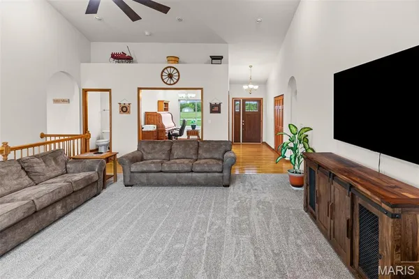$455,000 | 1050 Buckeye Crossing, Highland, IL 62249
