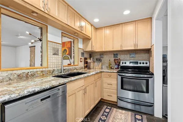 $624,995 | 23821 Hillhurst Drive, Unit 4, Laguna Niguel, CA 92677