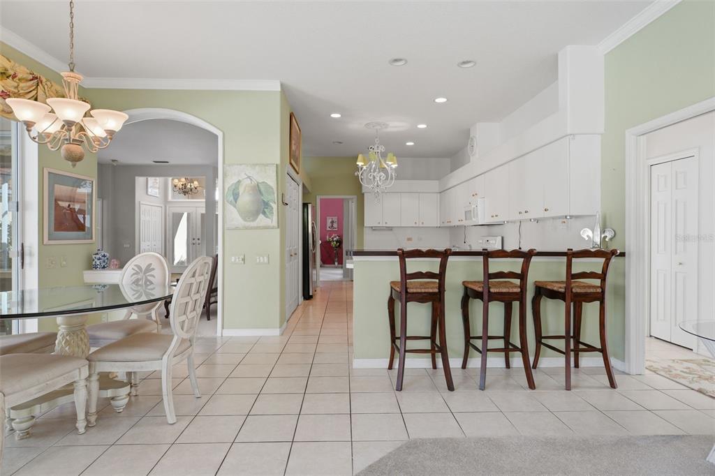 507 Cheval Drive Venice, FL 34292 - Photo 17 of 43 a view of a dining area with furniture