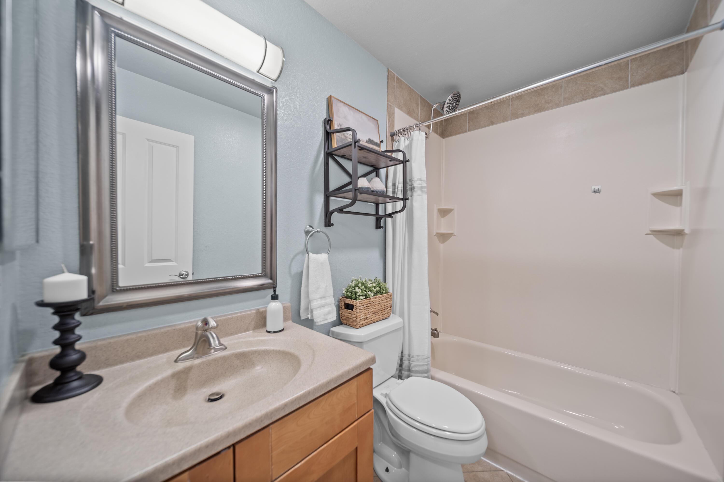 225 Ridgetop Drive, Unit 215 Redding, CA 96003 - Photo 16 of 23 DSC08452