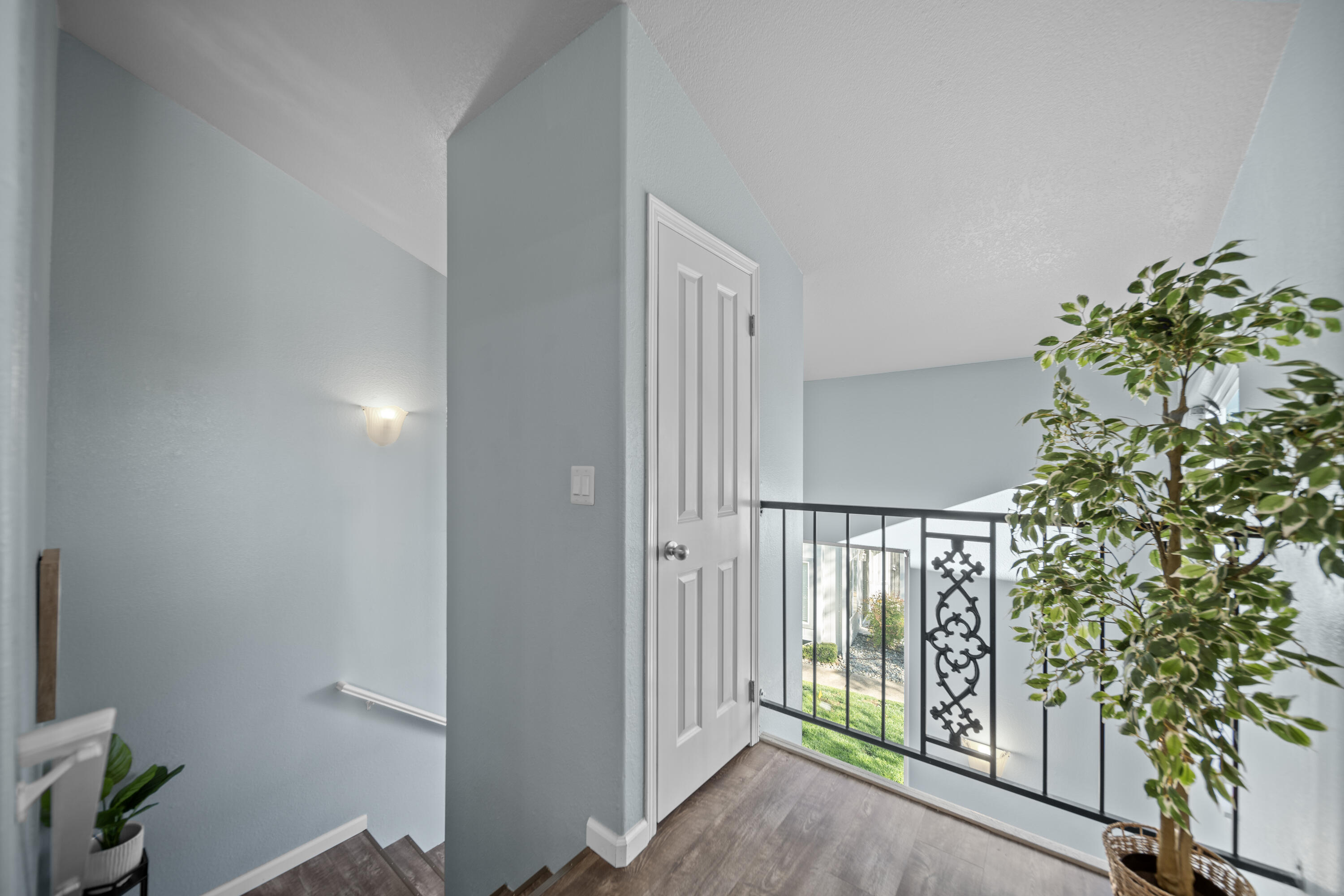 225 Ridgetop Drive, Unit 215 Redding, CA 96003 - Photo 8 of 23 DSC08402