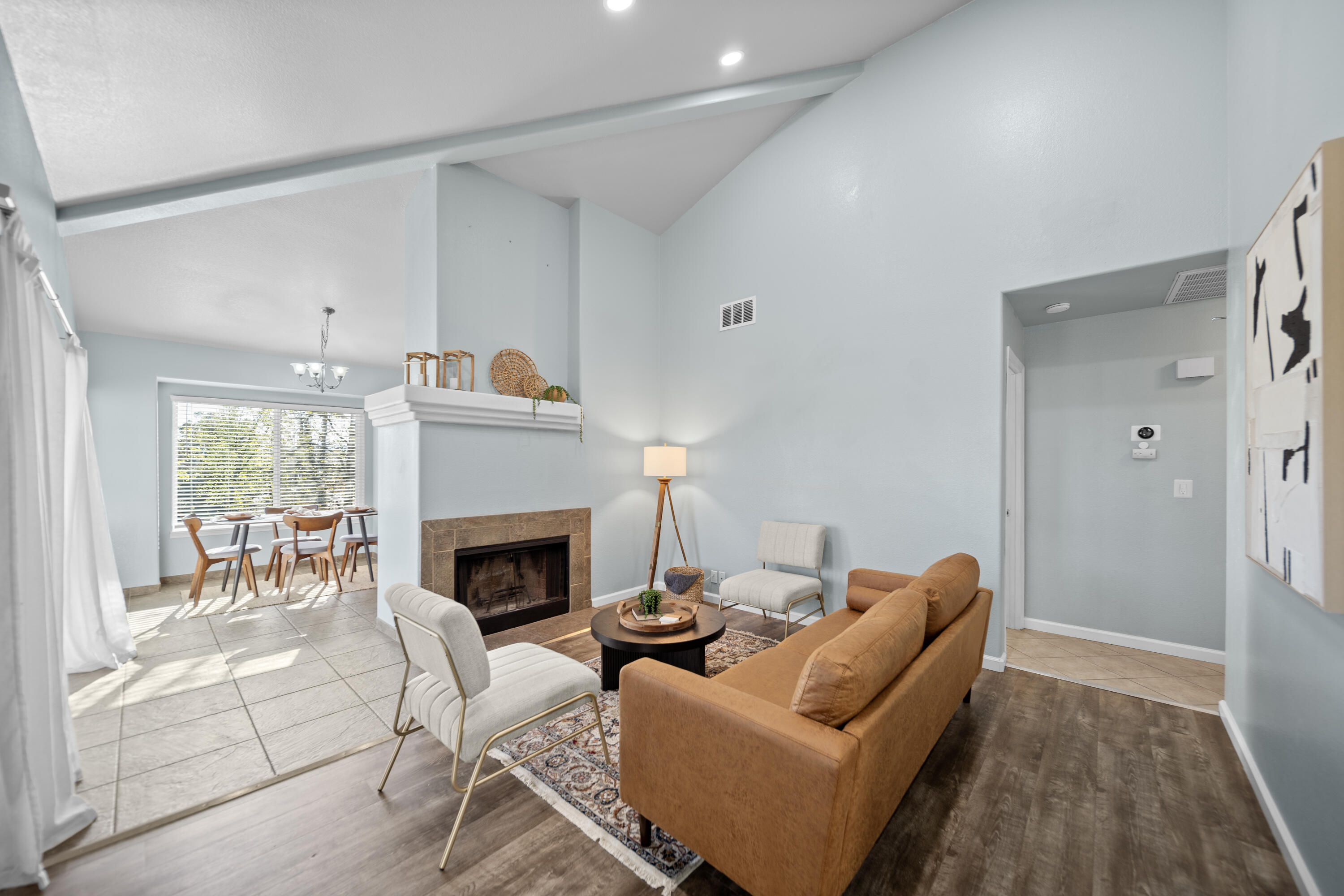 225 Ridgetop Drive, Unit 215 Redding, CA 96003 - Photo 9 of 23 DSC08392