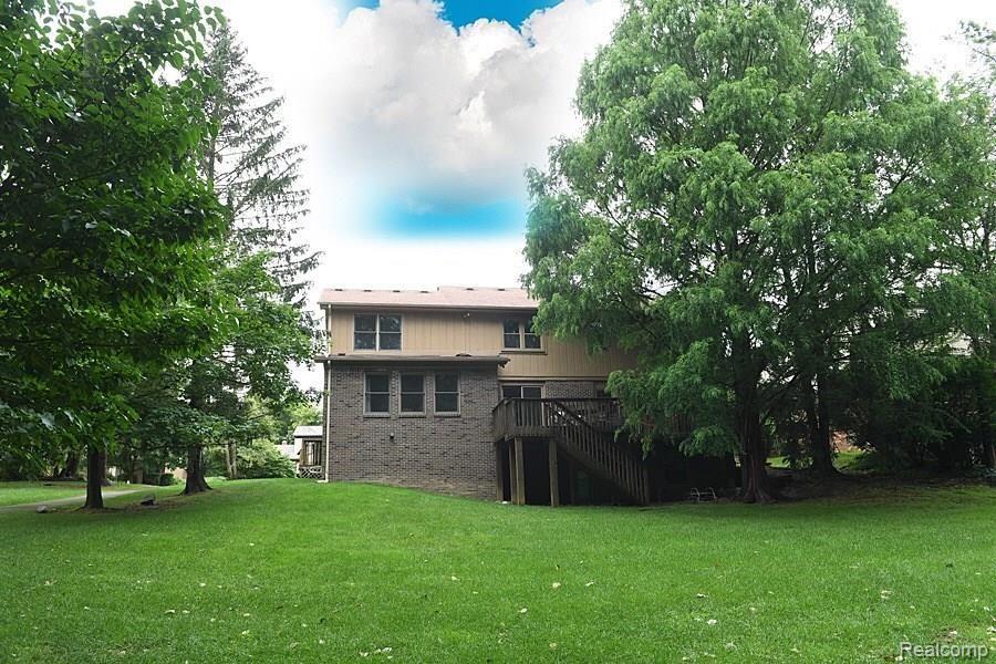 689 Ten Point Drive Rochester Hills, MI 48309 - Photo 4 of 70