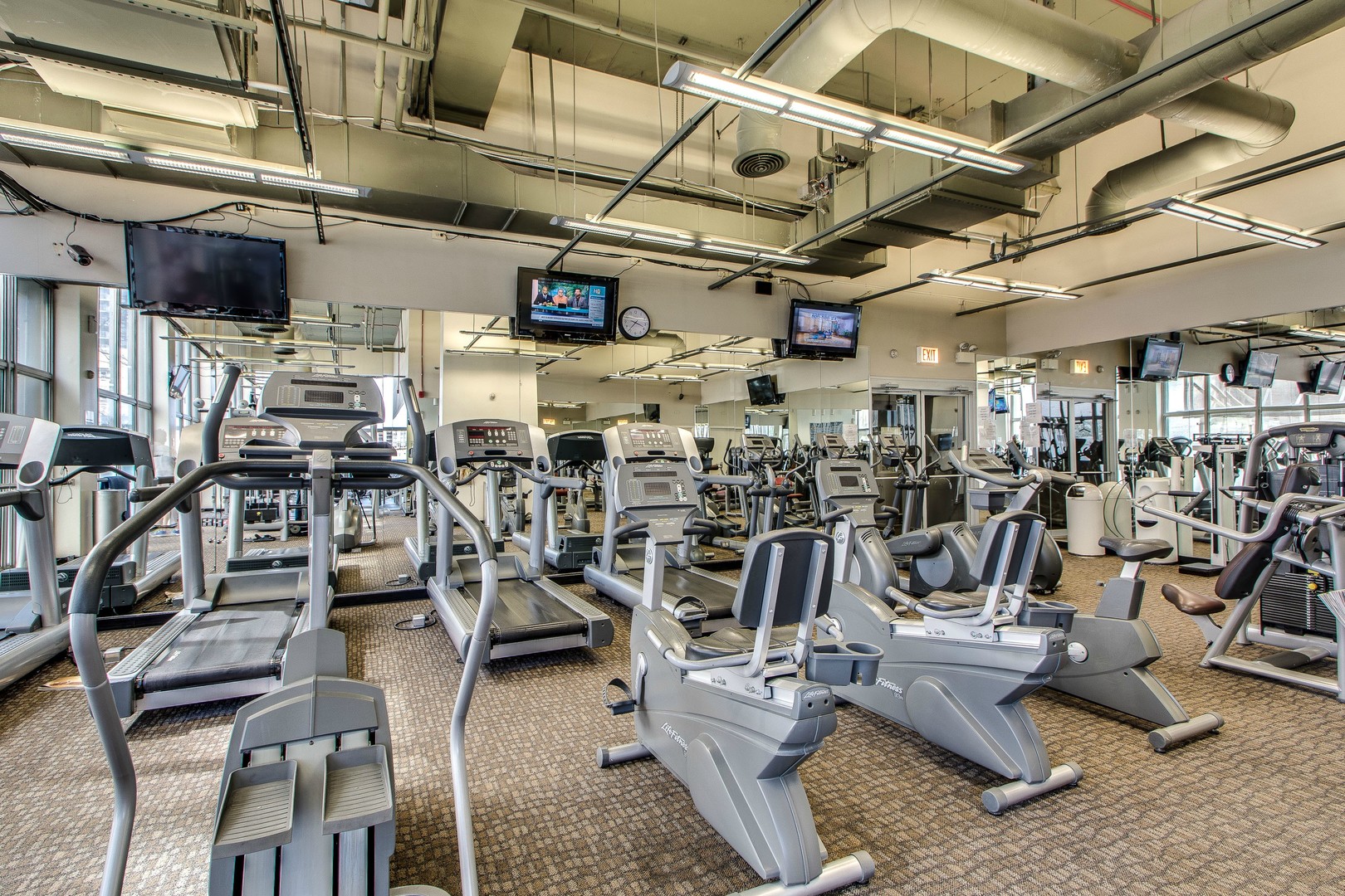 655 West Irving Park Road, Unit 1611 Chicago, IL 60613 - Photo 13 of 19