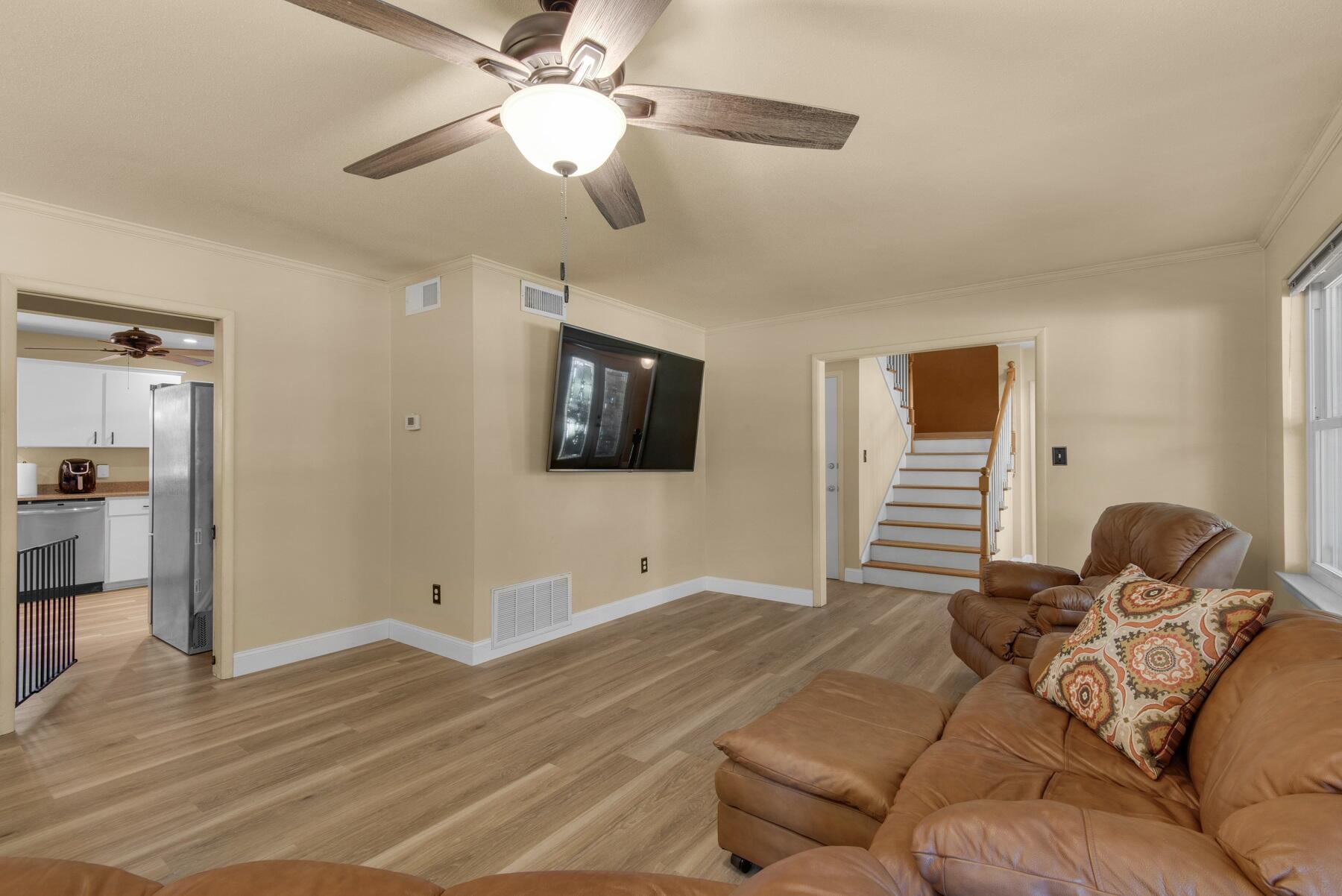 39 Linwood Road Northwest Fort Walton Beach, FL 32547 - Photo 9 of 51 39 Linwood Rd NW_20210910_060 Living Roo