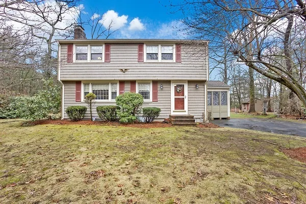 $625,000 | 12 Beach Street, Foxboro, MA 02035