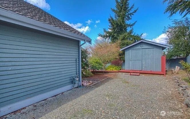 9502 South 200th Street Kent, WA 98031 - Photo 19 of 21 a view of backyard of house