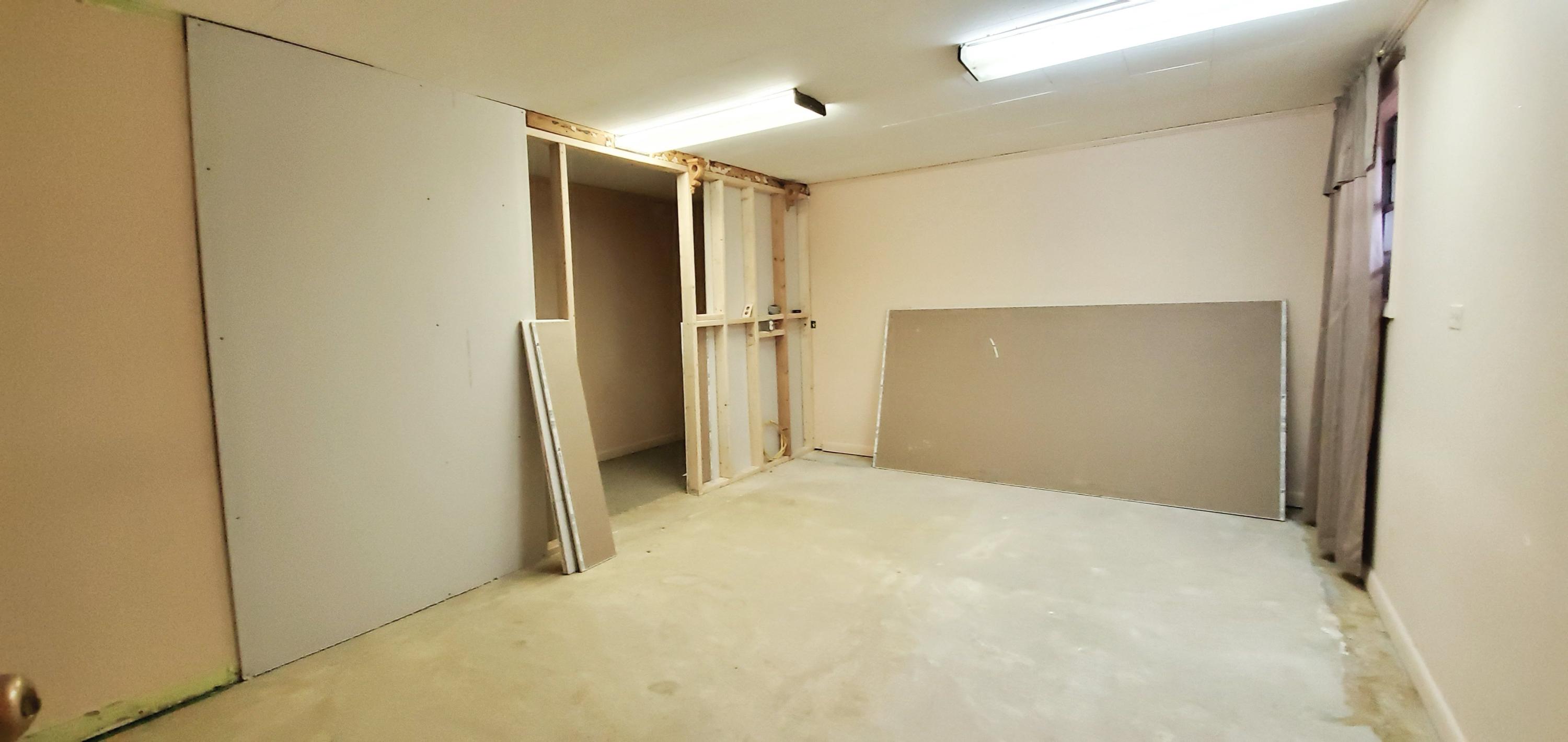 113 Henderson Lane Oak Ridge, TN 37830 - Photo 13 of 20 big bedroom down