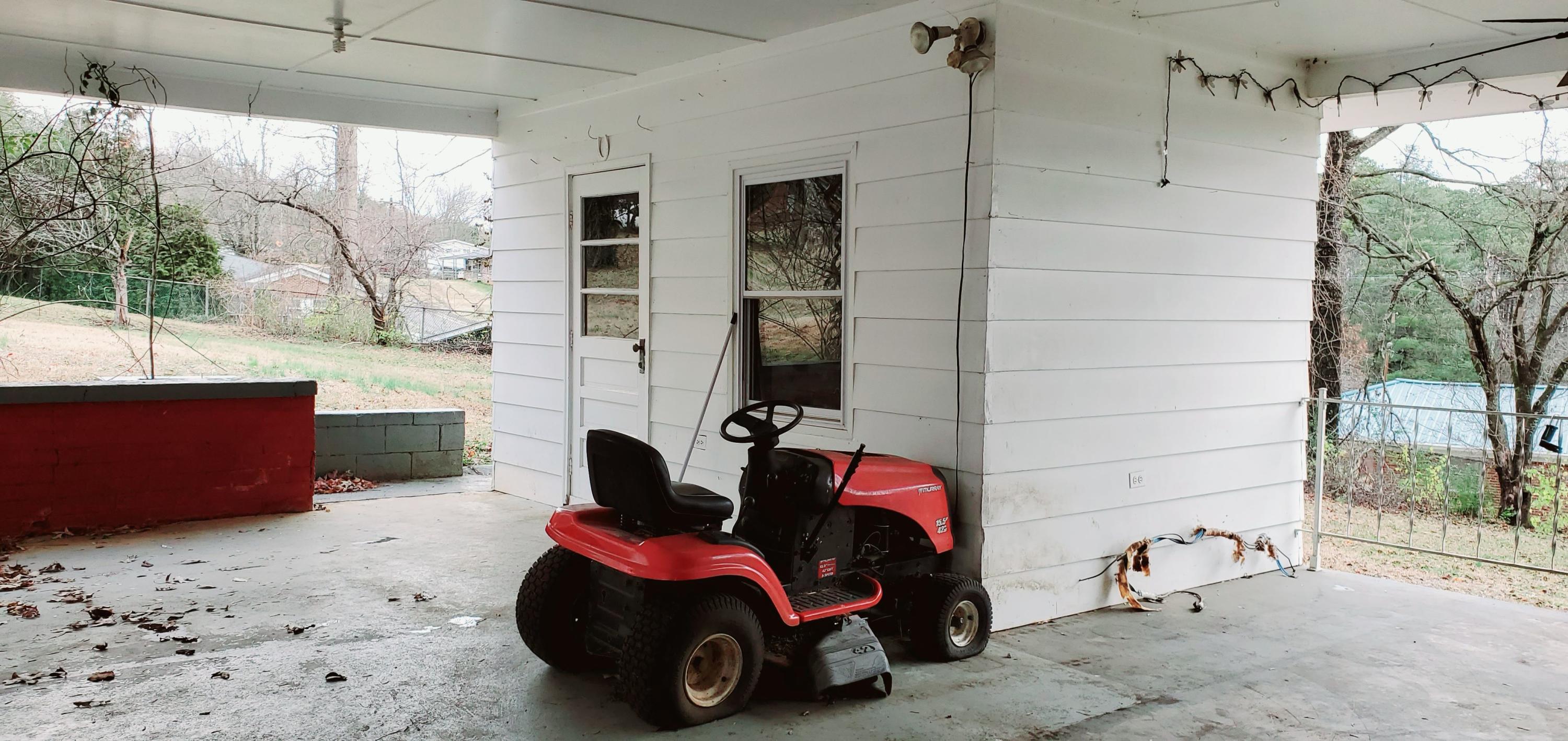 113 Henderson Lane Oak Ridge, TN 37830 - Photo 16 of 20 Extra storage