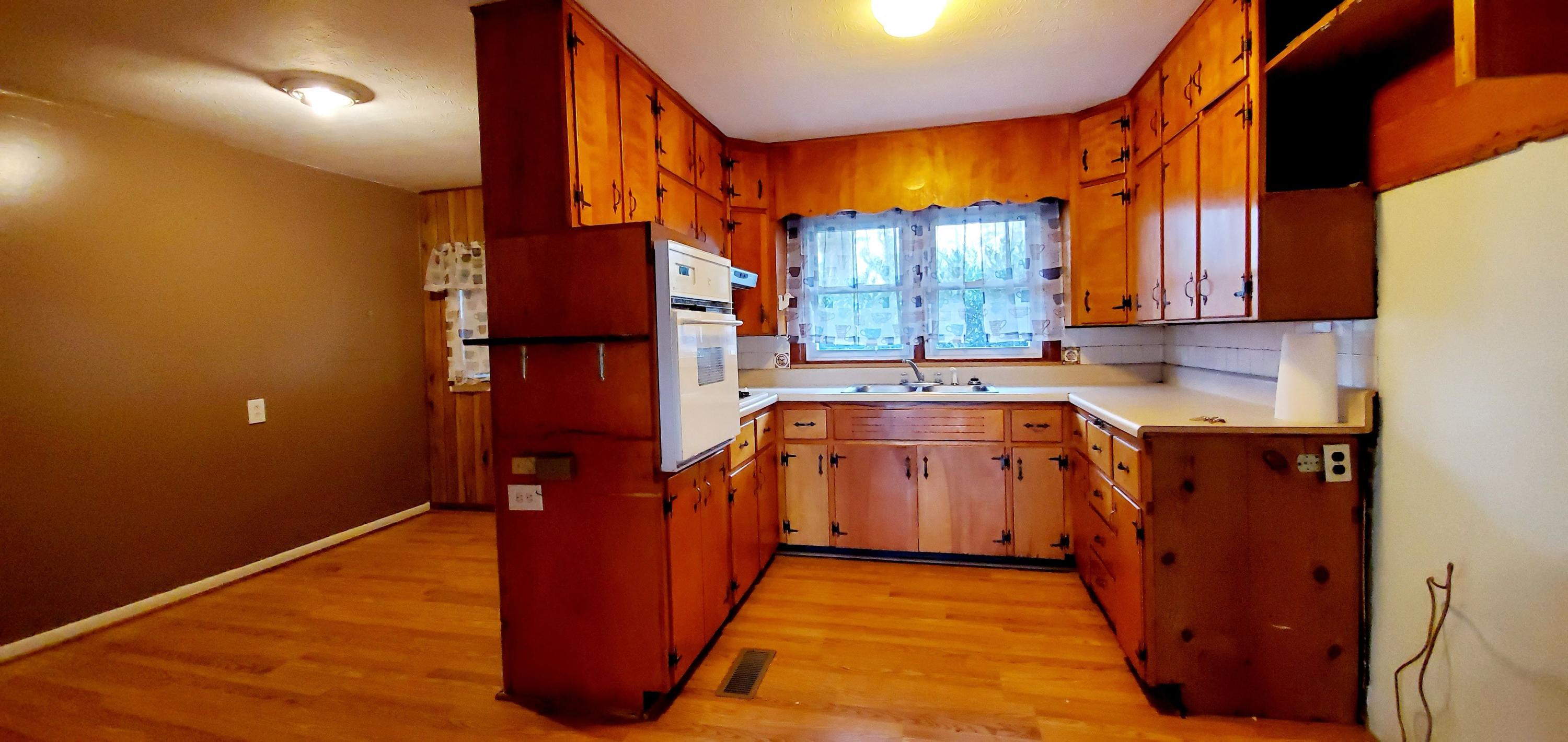 113 Henderson Lane Oak Ridge, TN 37830 - Photo 5 of 20 Kitchen