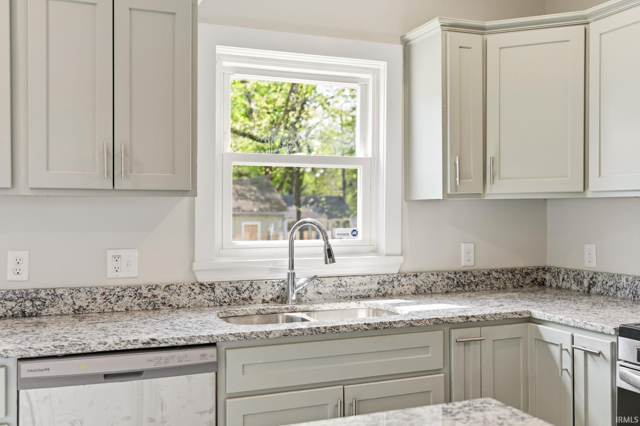 3632 South Harrison Street Fort Wayne, IN 46807 - Photo 14 of 36