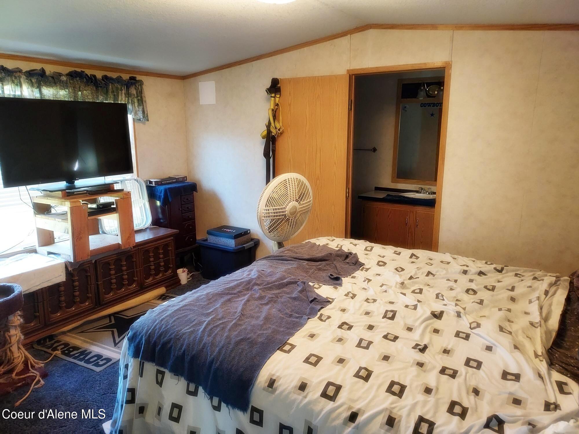 8270 West Meadow Brook Circle Rathdrum, ID 83858 - Photo 10 of 17 Main Bedroom