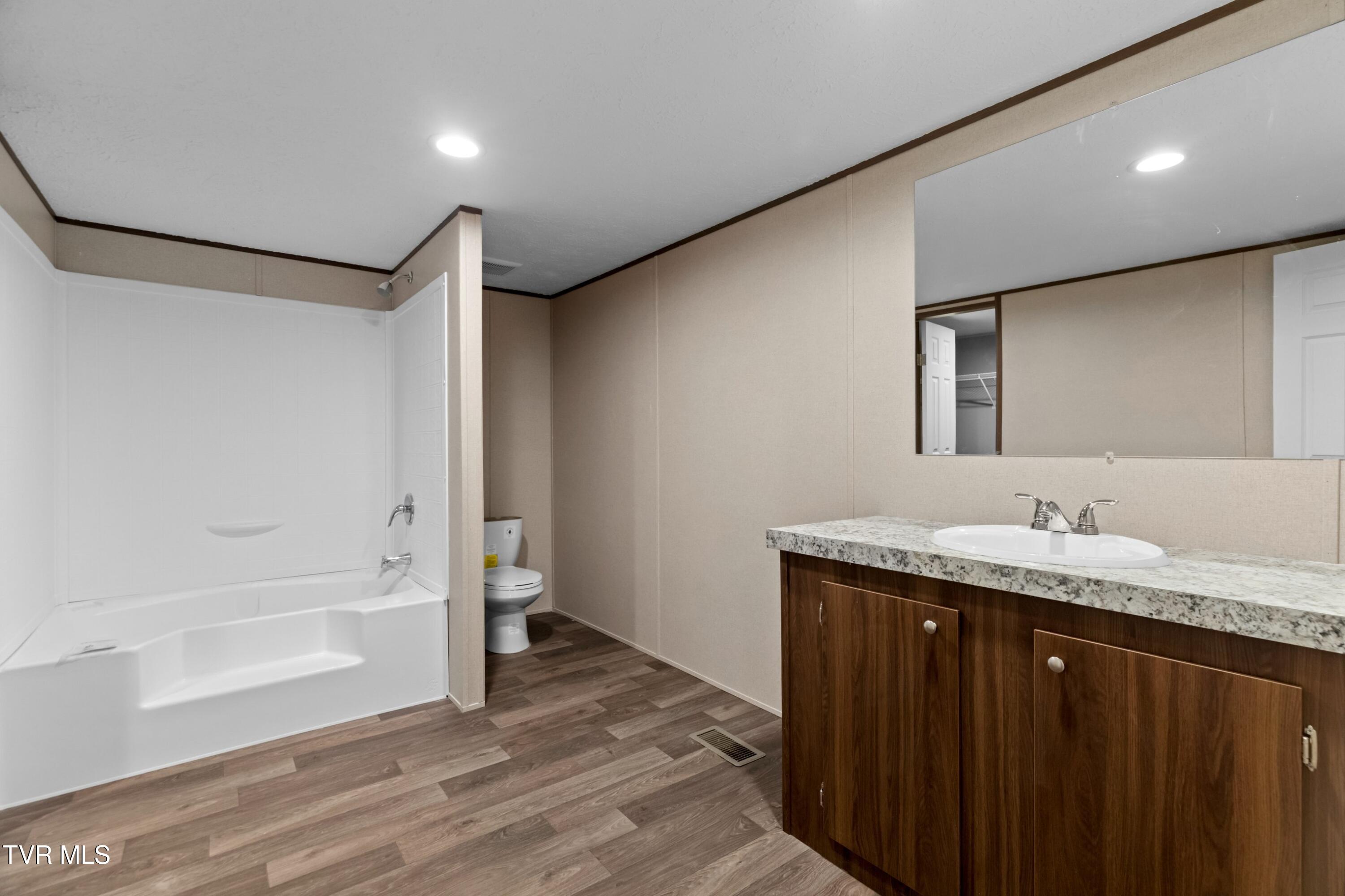 569 Bancroft Chapel Road Kingsport, TN 37660 - Photo 11 of 36 016-569BancroftChapelRoad-Kingsport-TN-3