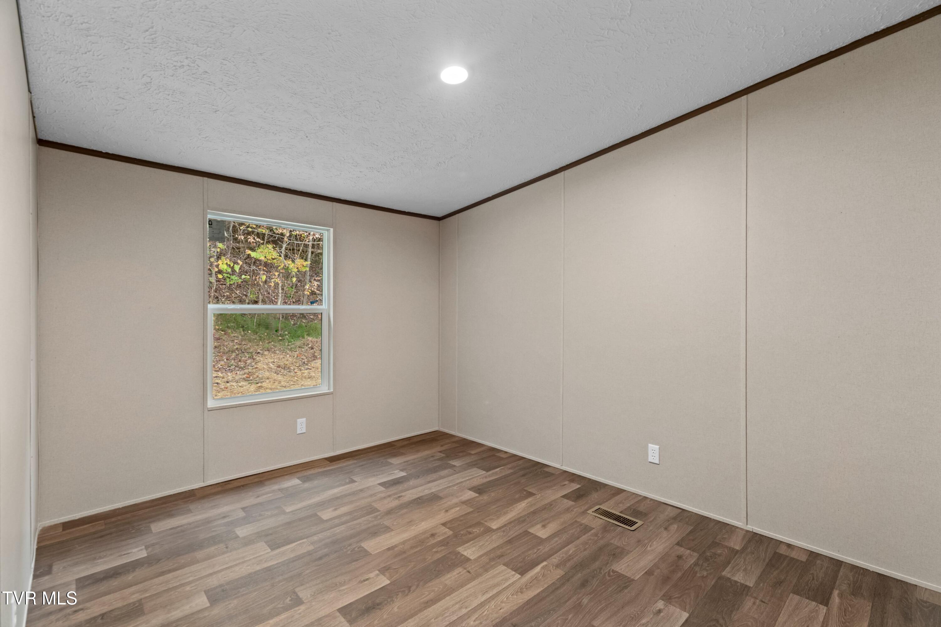 569 Bancroft Chapel Road Kingsport, TN 37660 - Photo 14 of 36 021-569BancroftChapelRoad-Kingsport-TN-3