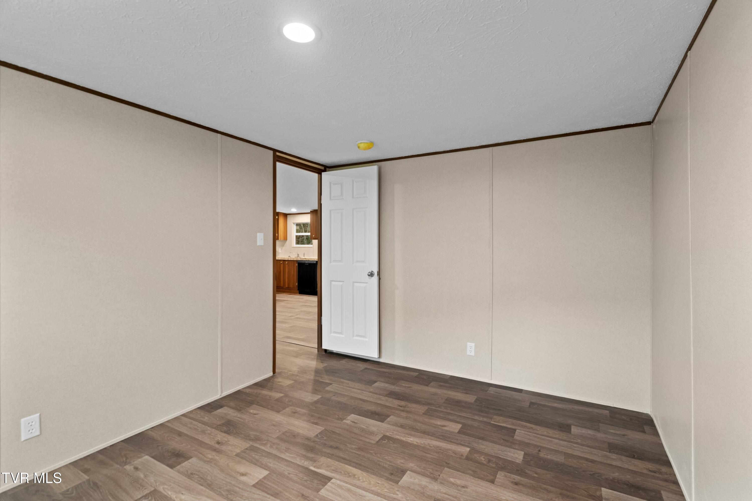 569 Bancroft Chapel Road Kingsport, TN 37660 - Photo 19 of 36 028-569BancroftChapelRoad-Kingsport-TN-3