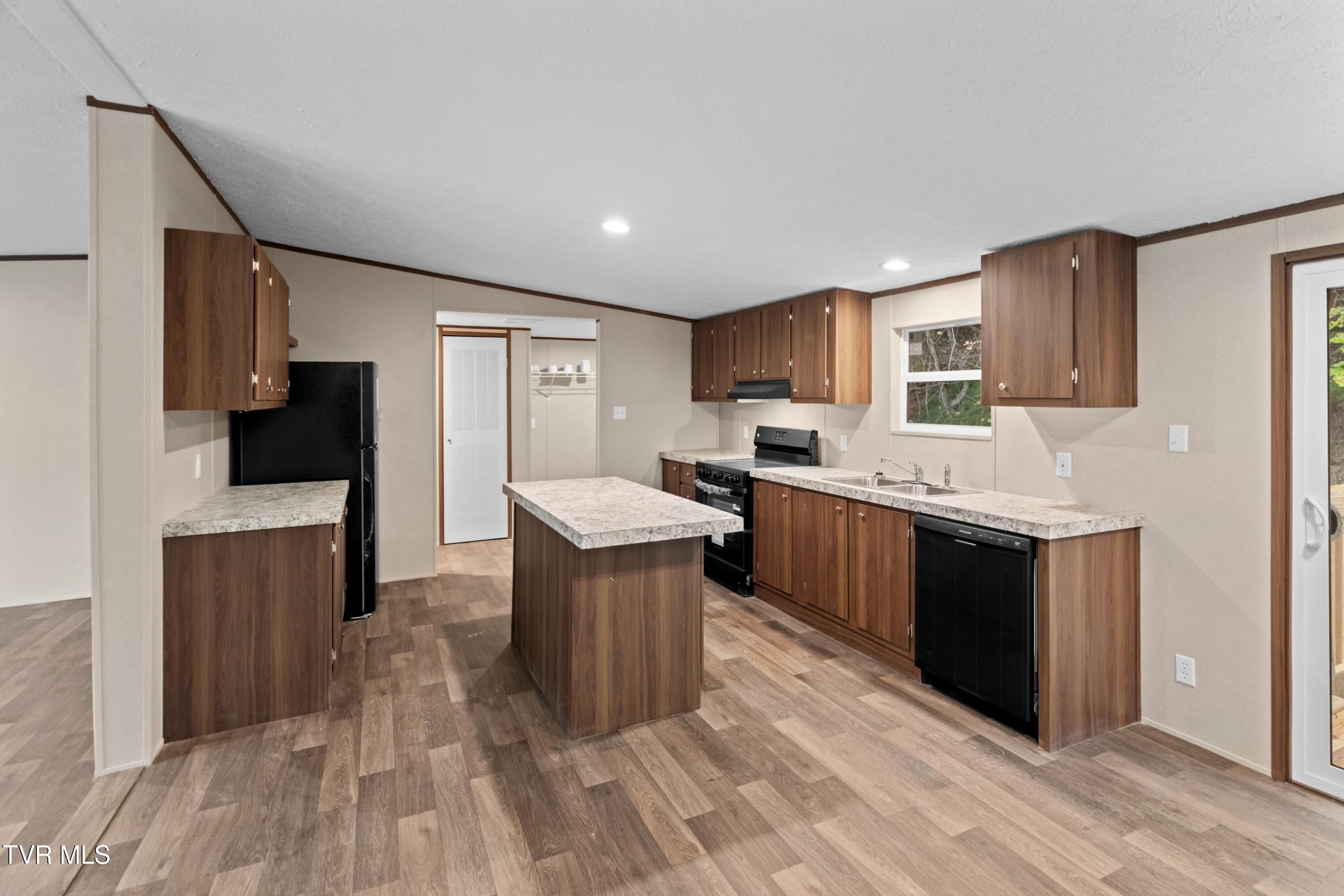 569 Bancroft Chapel Road Kingsport, TN 37660 - Photo 20 of 36 029-569BancroftChapelRoad-Kingsport-TN-3