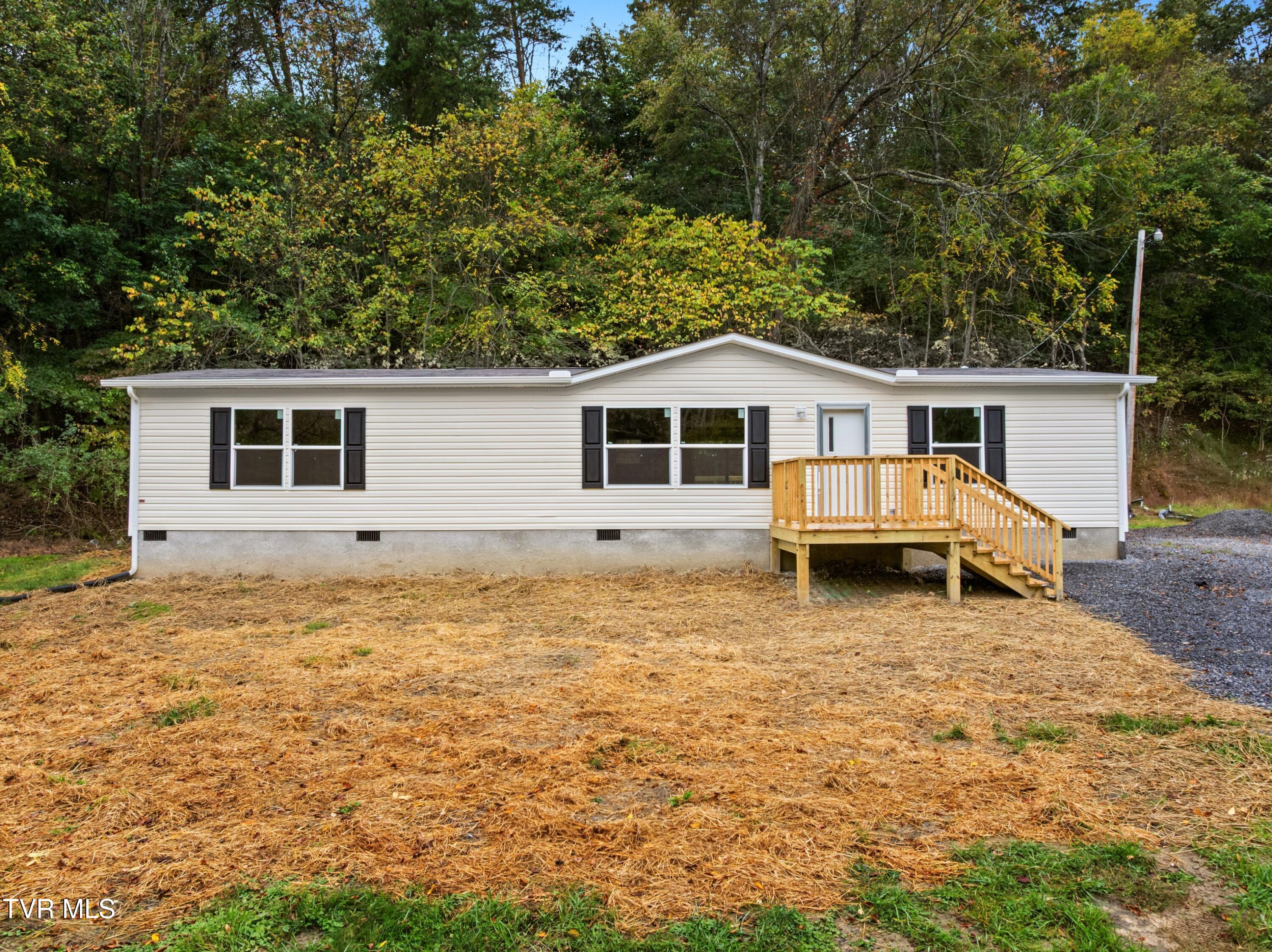 569 Bancroft Chapel Road Kingsport, TN 37660 - Photo 2 of 36 Front