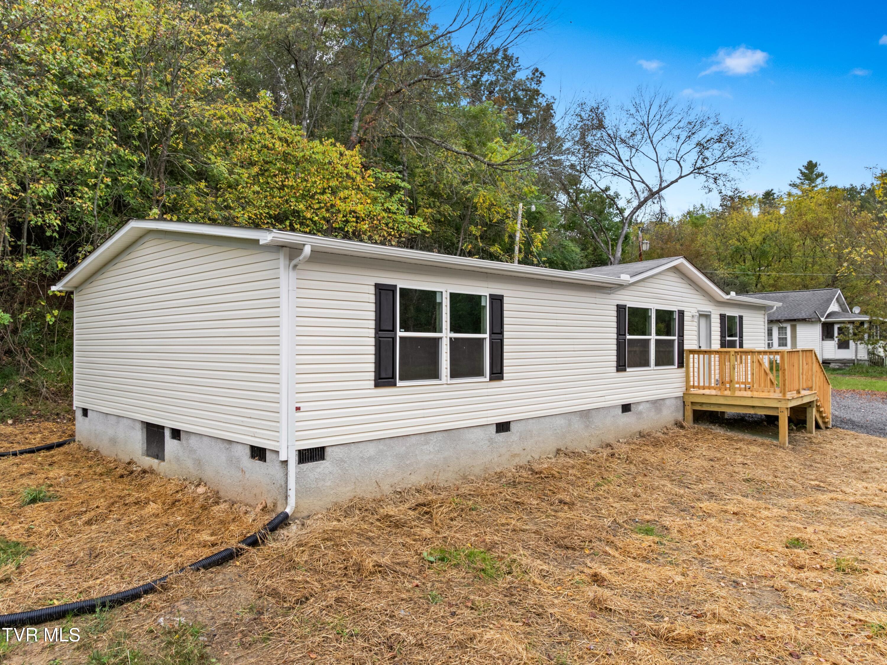 569 Bancroft Chapel Road Kingsport, TN 37660 - Photo 26 of 36 036-569BancroftChapelRoad-Kingsport-TN-3