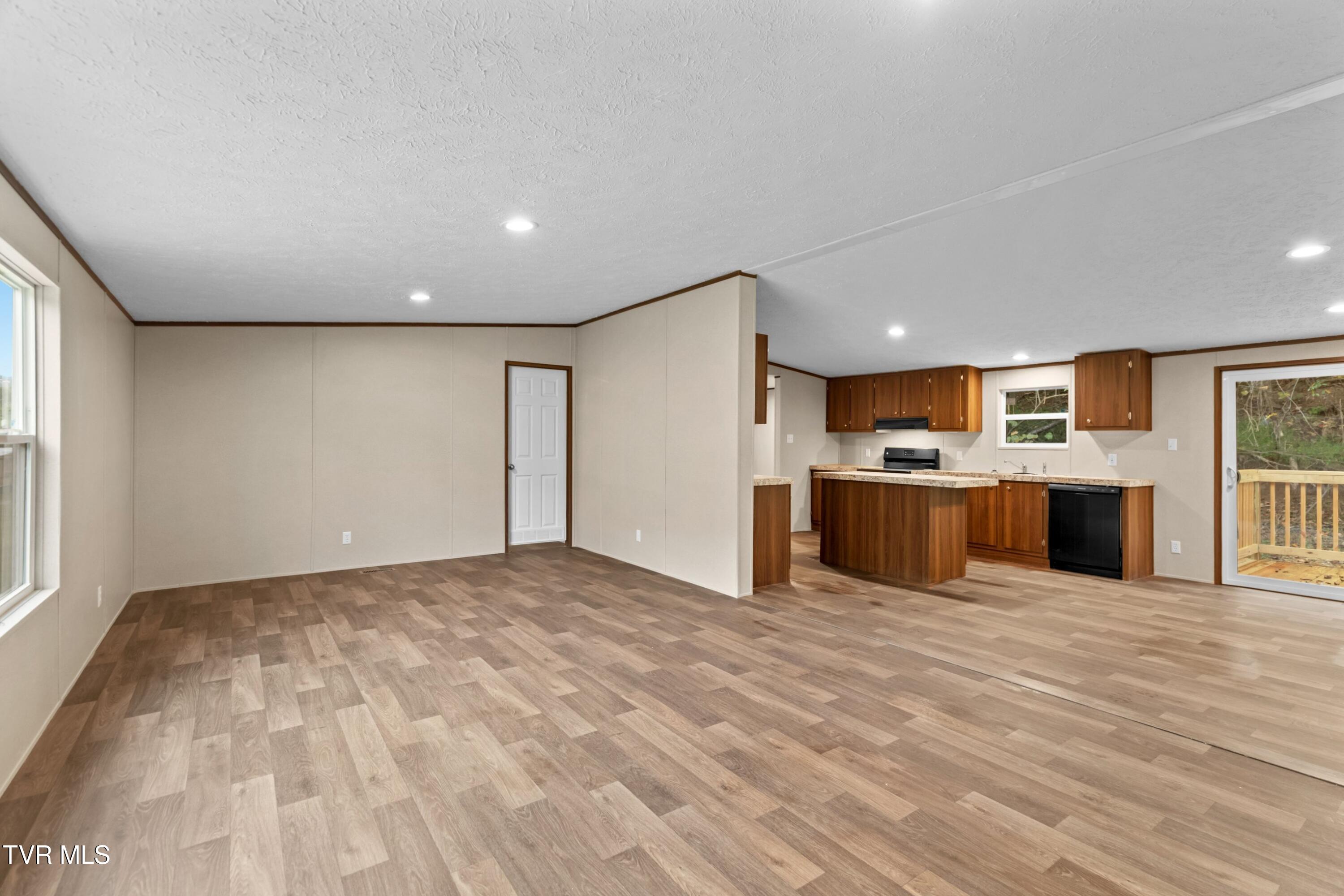 569 Bancroft Chapel Road Kingsport, TN 37660 - Photo 6 of 36 009-569BancroftChapelRoad-Kingsport-TN-3