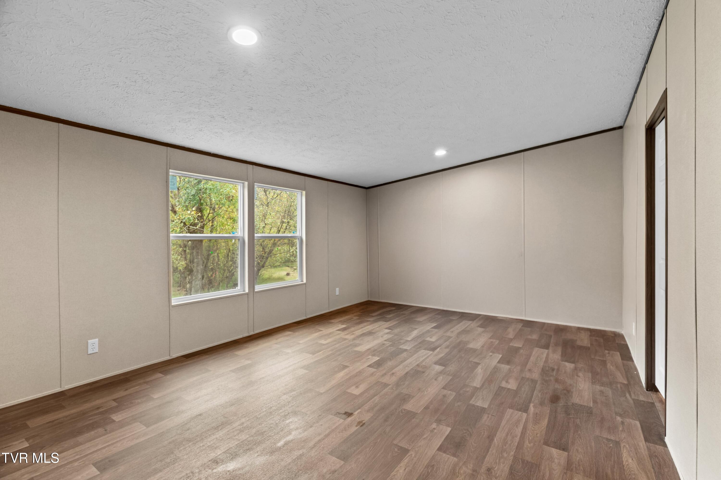 569 Bancroft Chapel Road Kingsport, TN 37660 - Photo 9 of 36 014-569BancroftChapelRoad-Kingsport-TN-3