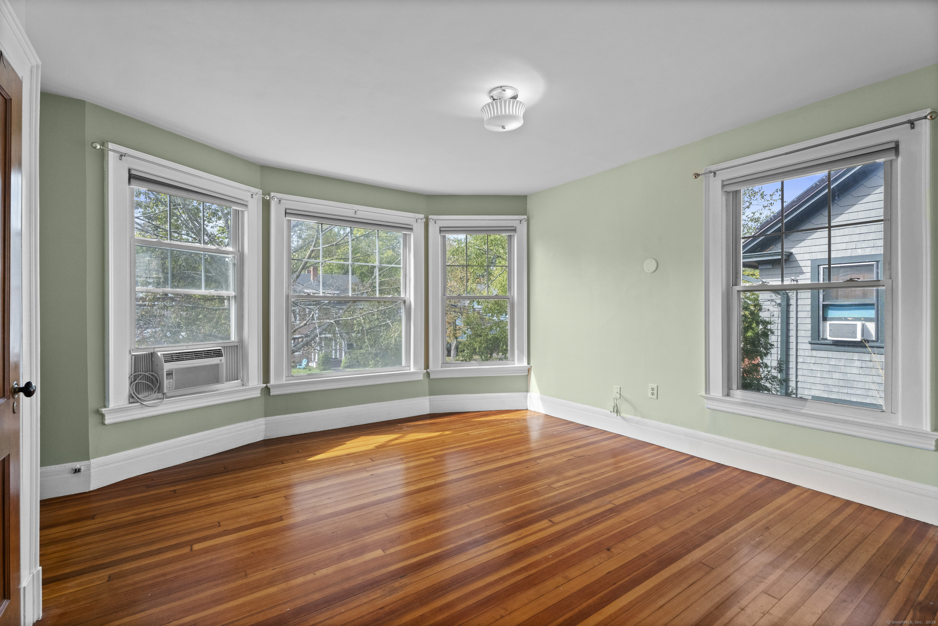 809 Edgewood Avenue New Haven, CT 06515 - Photo 12 of 39