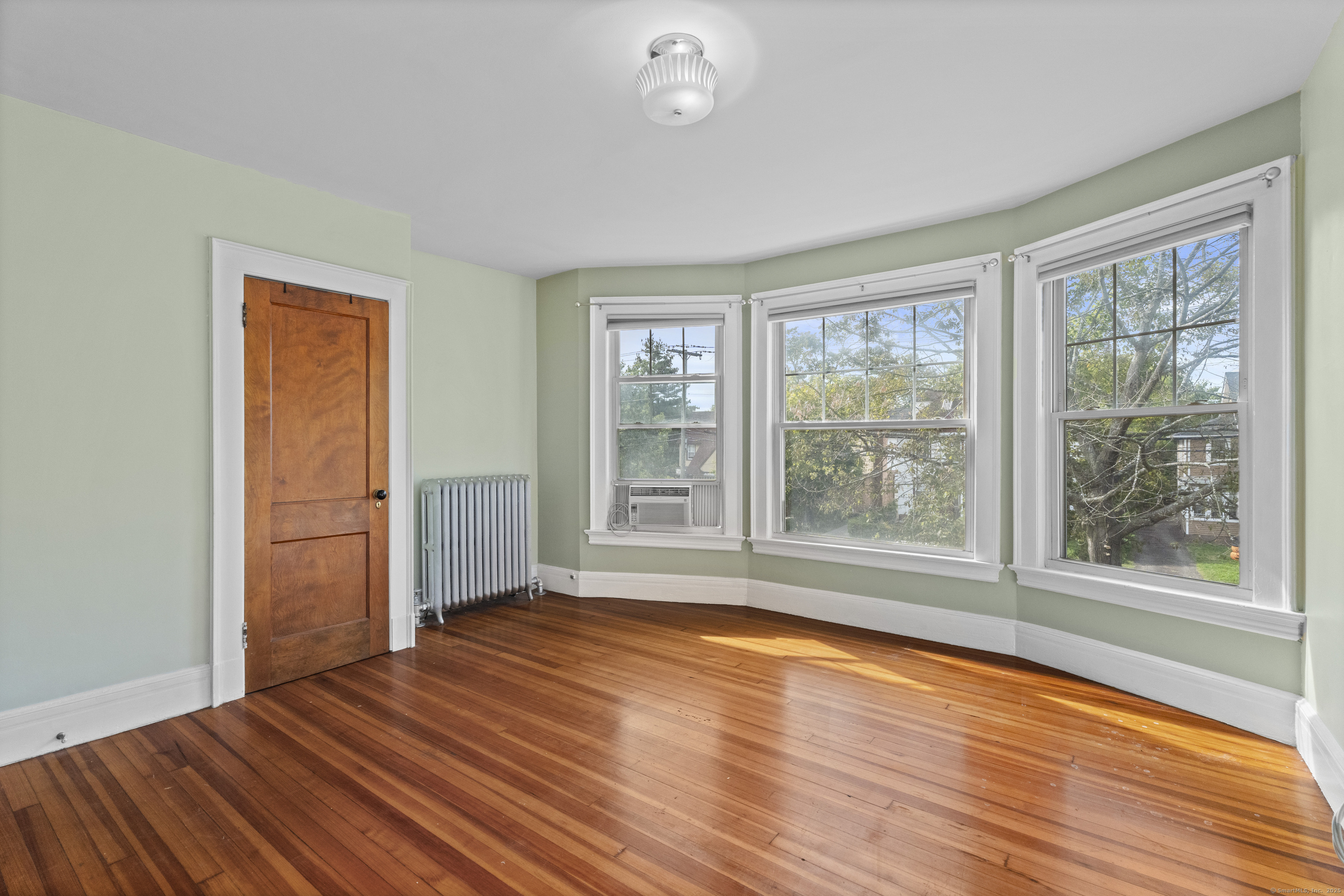 809 Edgewood Avenue New Haven, CT 06515 - Photo 13 of 39