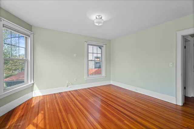 $2,700 | 809 Edgewood Avenue, New Haven, CT 06515