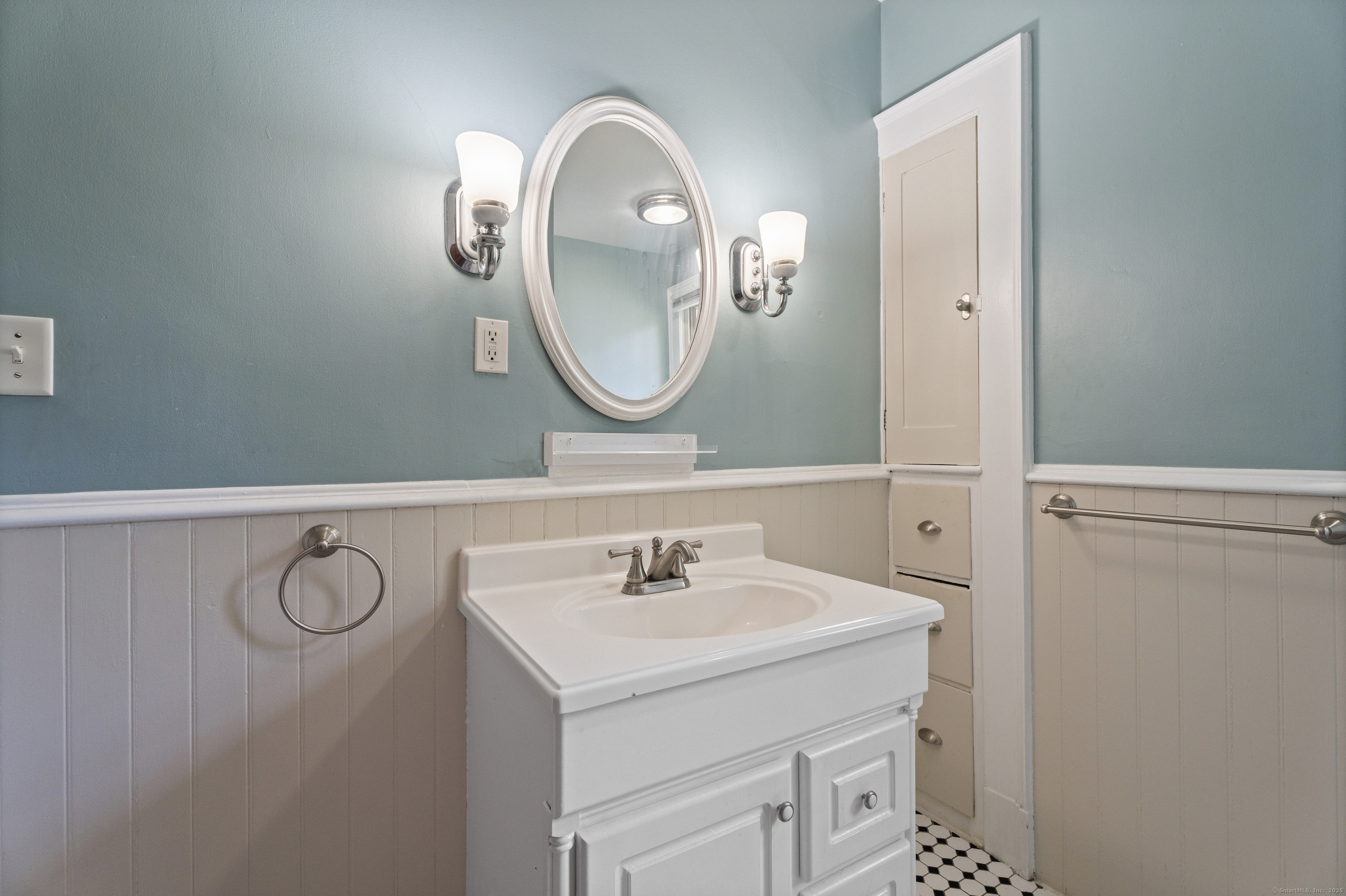 809 Edgewood Avenue New Haven, CT 06515 - Photo 16 of 39