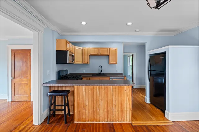 $2,700 | 809 Edgewood Avenue, New Haven, CT 06515