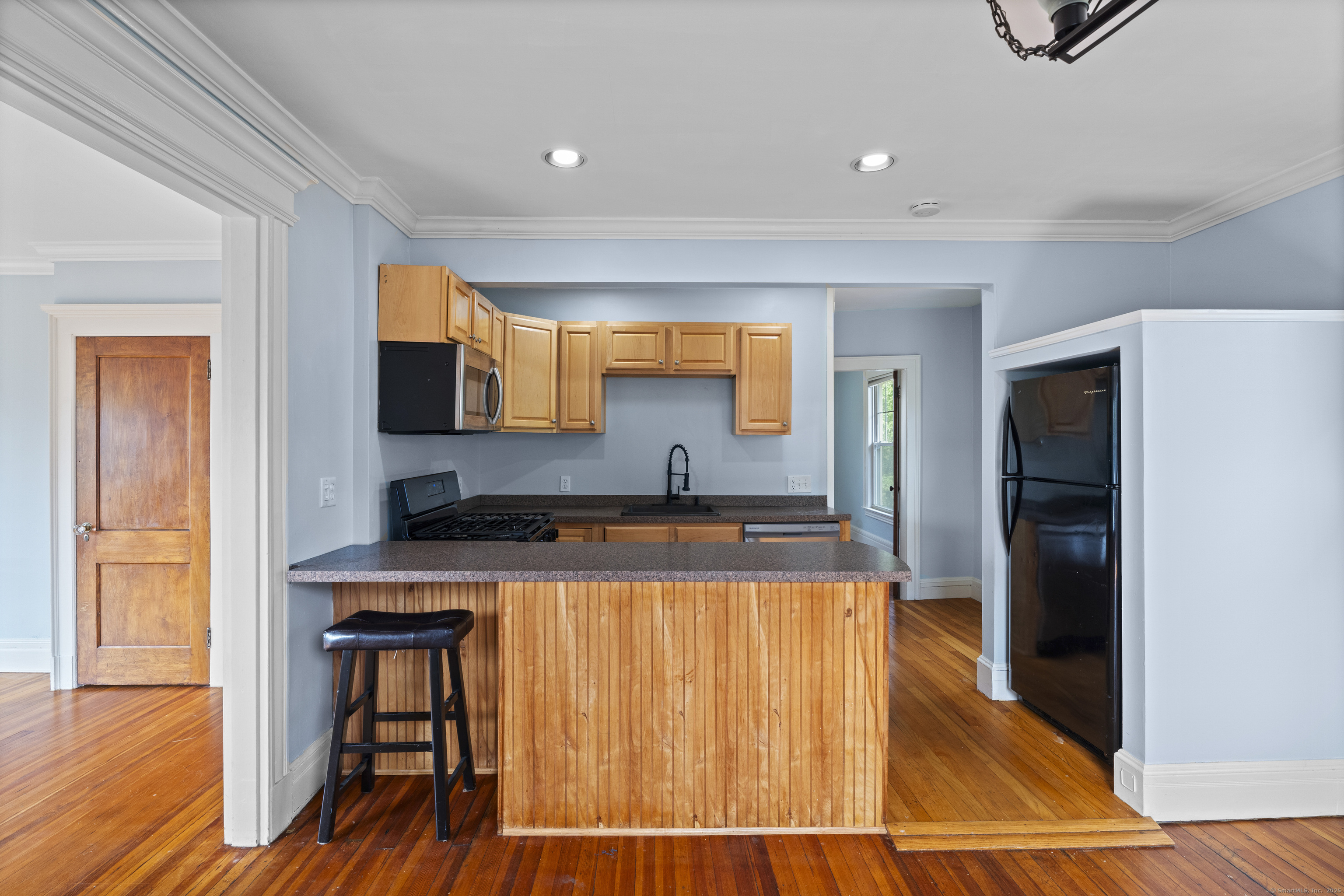 809 Edgewood Avenue New Haven, CT 06515 - Photo 19 of 39