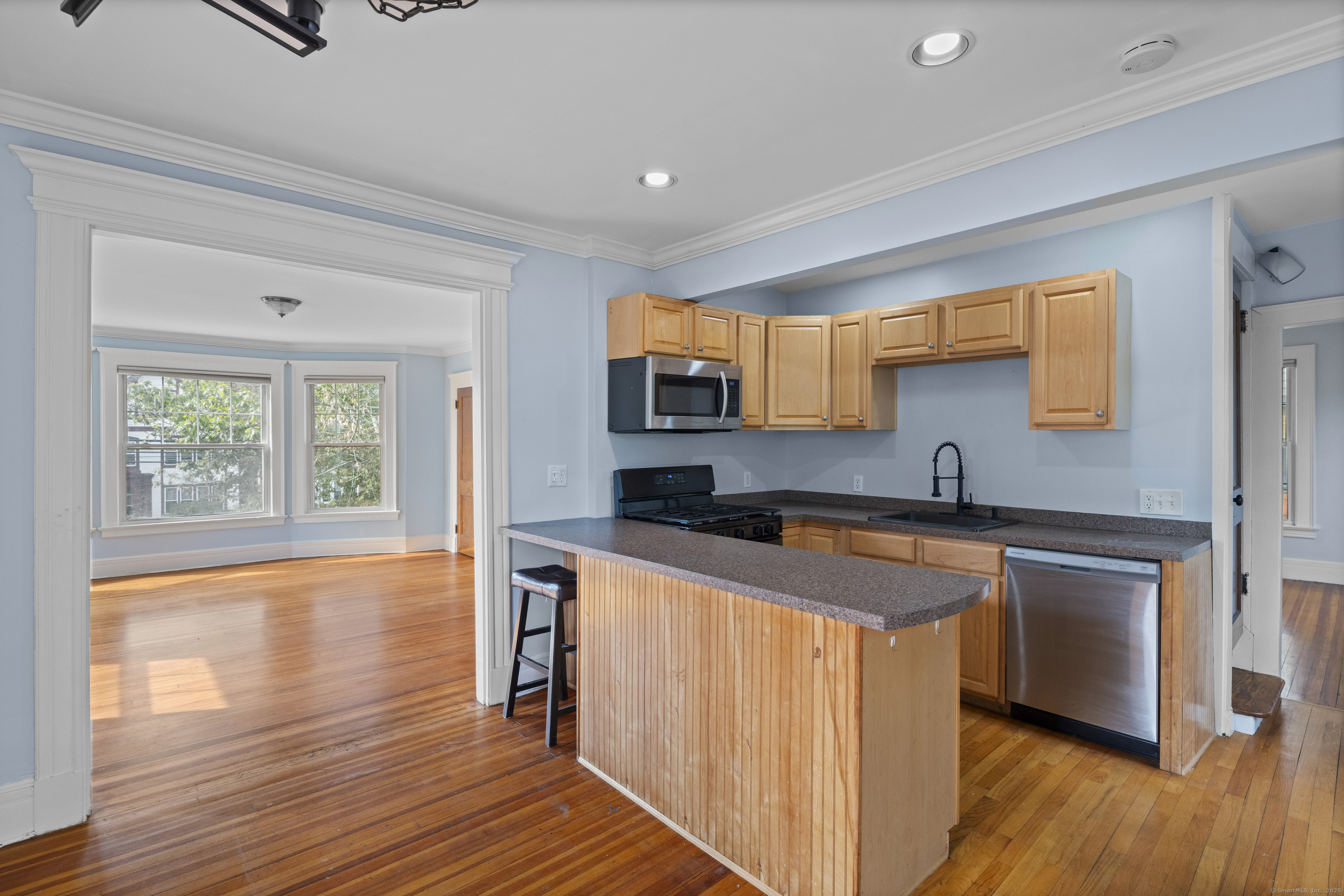 809 Edgewood Avenue New Haven, CT 06515 - Photo 20 of 39