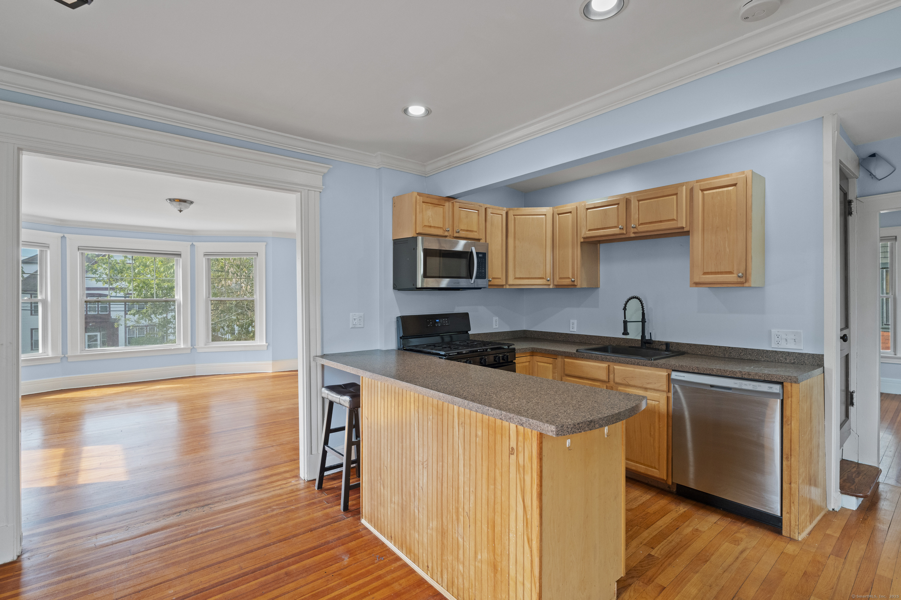 809 Edgewood Avenue New Haven, CT 06515 - Photo 21 of 39