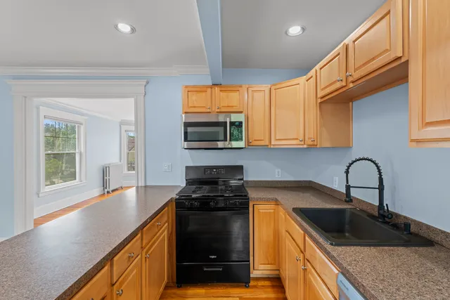 $2,700 | 809 Edgewood Avenue, New Haven, CT 06515