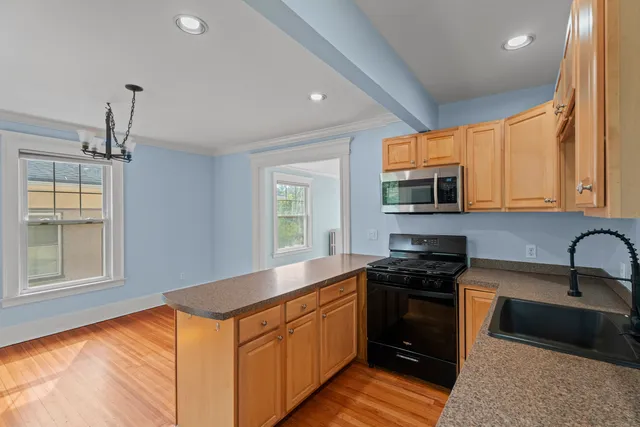 $2,700 | 809 Edgewood Avenue, New Haven, CT 06515