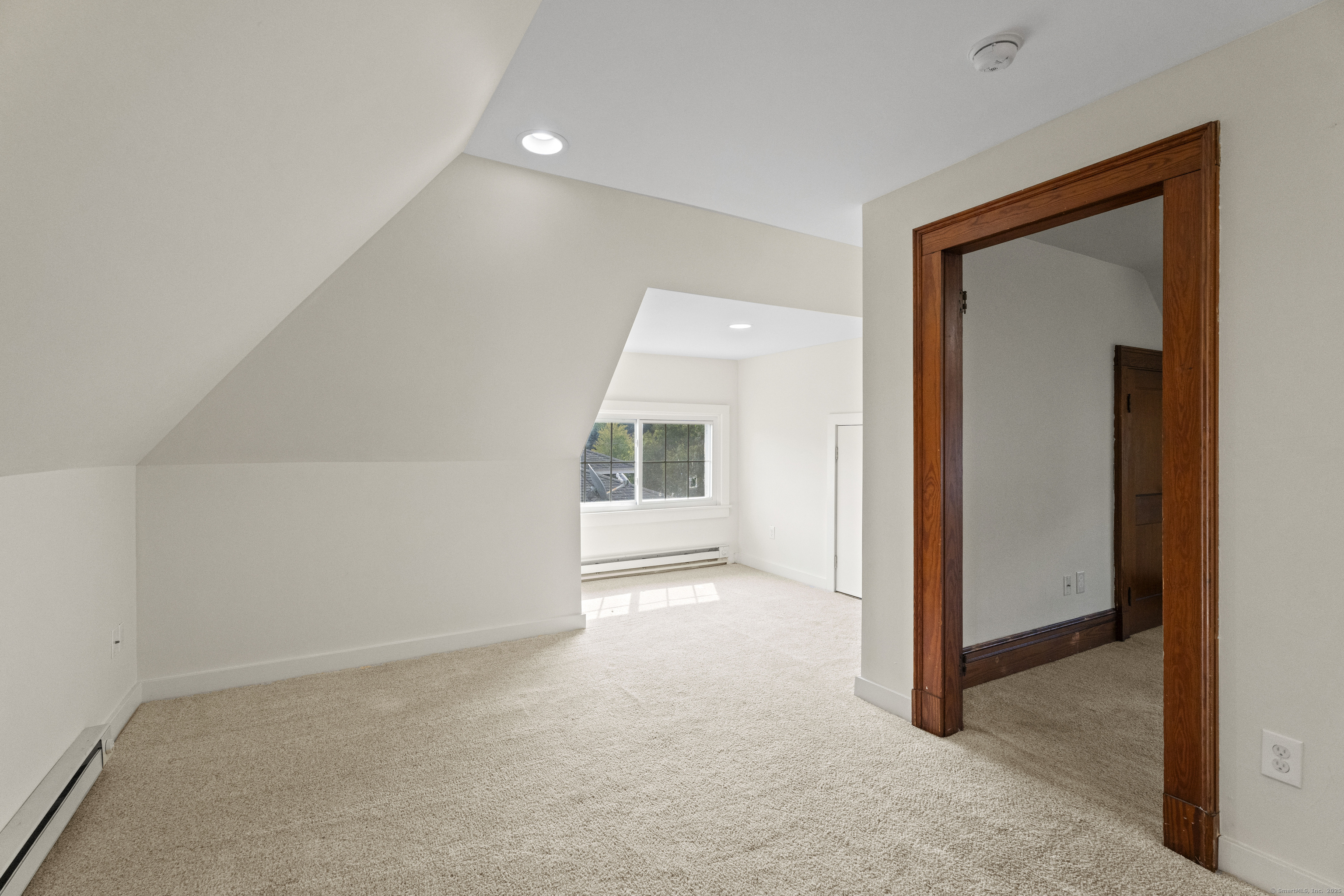 809 Edgewood Avenue New Haven, CT 06515 - Photo 29 of 39